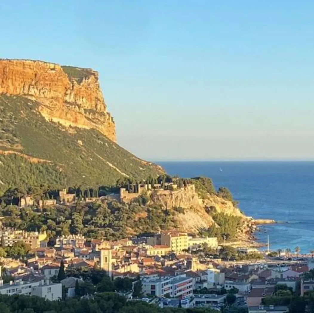 La Maison De Doms Avec Jacuzzi Et Vue Mer Cassis Apartment