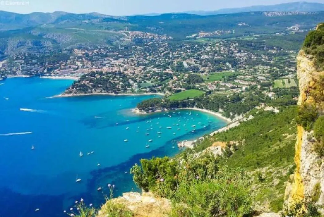 La Maison De Doms Avec Jacuzzi Et Vue Mer Cassis Apartment